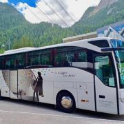 Autisti di autobus turistici: Consiglio e Parlamento raggiungono un accordo per migliorare le condizioni di lavoro