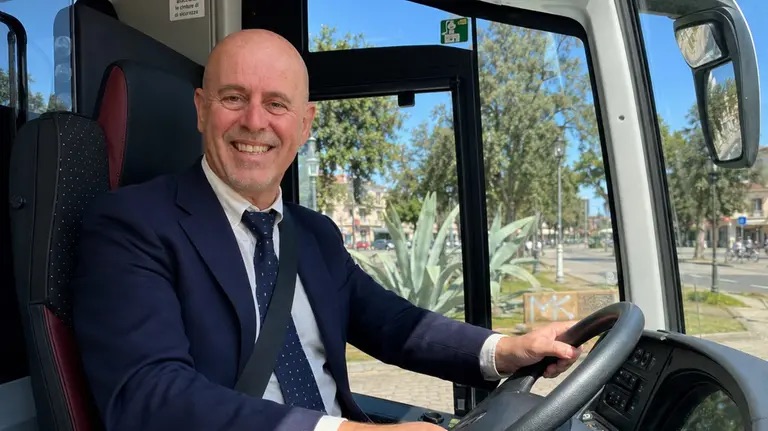 Quanto guadagna un autista di bus turistico? “Ma i ragazzi non vogliono più fare questo mestiere”